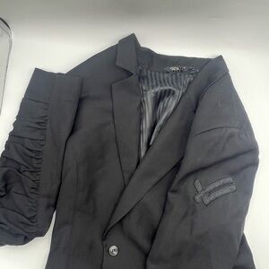 William Rast Women’s Black Logo Gathered Sleeve Blazer Sz. L